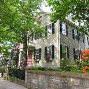 Отель Delano Homestead Bed and Breakfast  Фэрхейвен